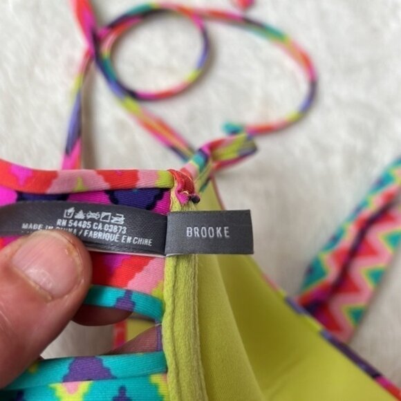 Aerie Brooke chevron bikini top 32A - Picture 8 of 9